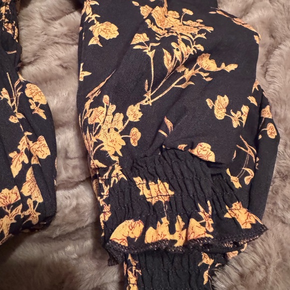 Plus Size Floral Black and Gold Dress - 3XL - Picture 5 of 5